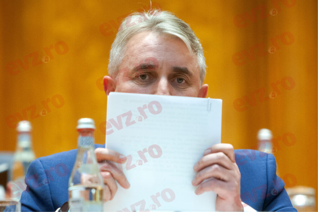 Barometrul vizibilităţii miniştrilor. Lucian Bode l-a ajuns din urmă pe Nicolae Ciucă. Ministrul Transporturilor coboară 7 poziții