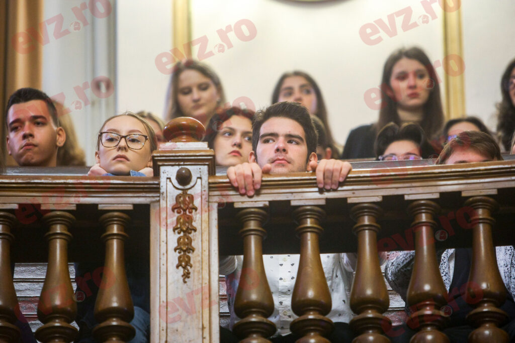 O mare instituție de stat, oportunități pentru studenți și absolvenți. Au ocazia să înceapă o carieră