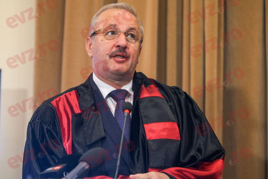 Vasile Dîncu este așteptat să ofere lămuriri în plenul Camerei Deputaților. Principalul subiect, declarațiile legate de războiul din Ucraina