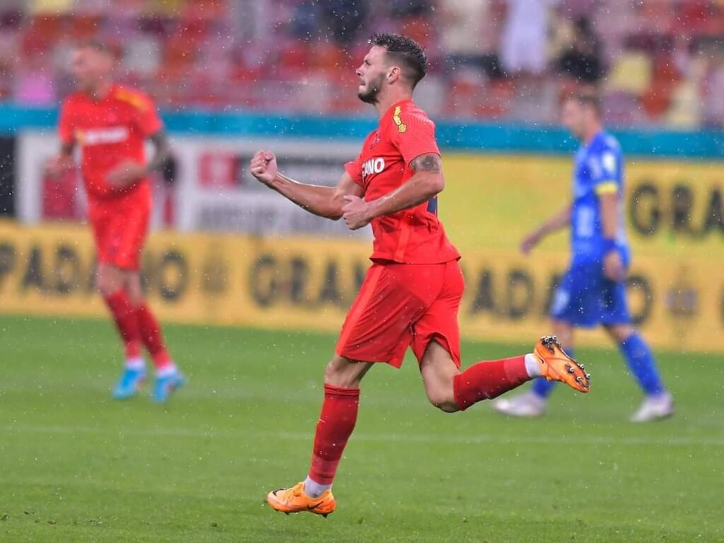 FCSB a făcut instrucție cu CS Mioveni, o formație care a început meciul cu un protest