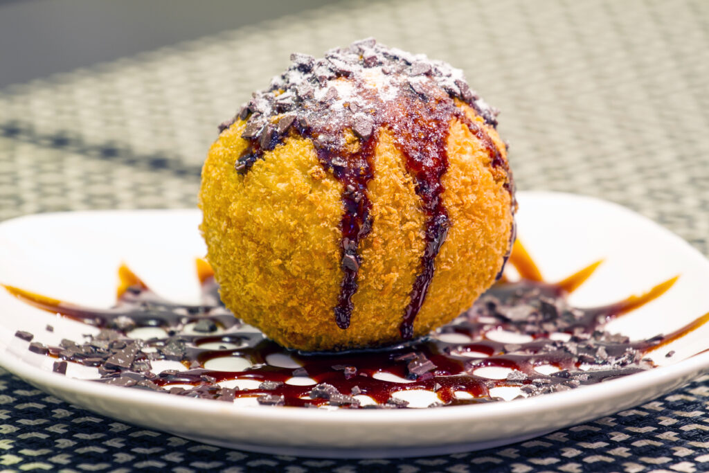 Înghețata cu aromă de greier face furori în Germania. În SUA, la modă sunt greierii trași în ciocolată