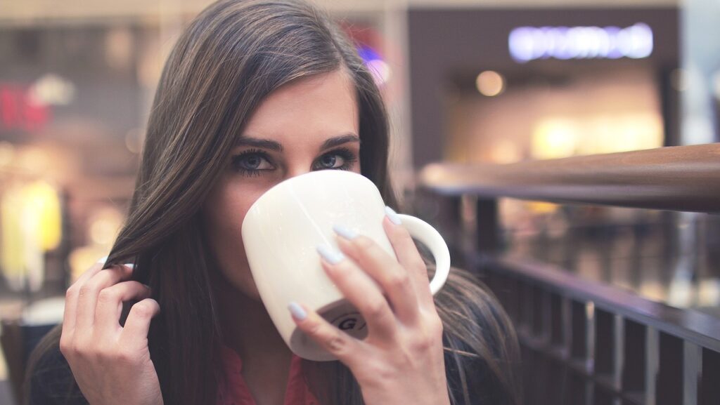 Cafeaua de după-amiază. Consecințele unui obicei foarte des întâlnit