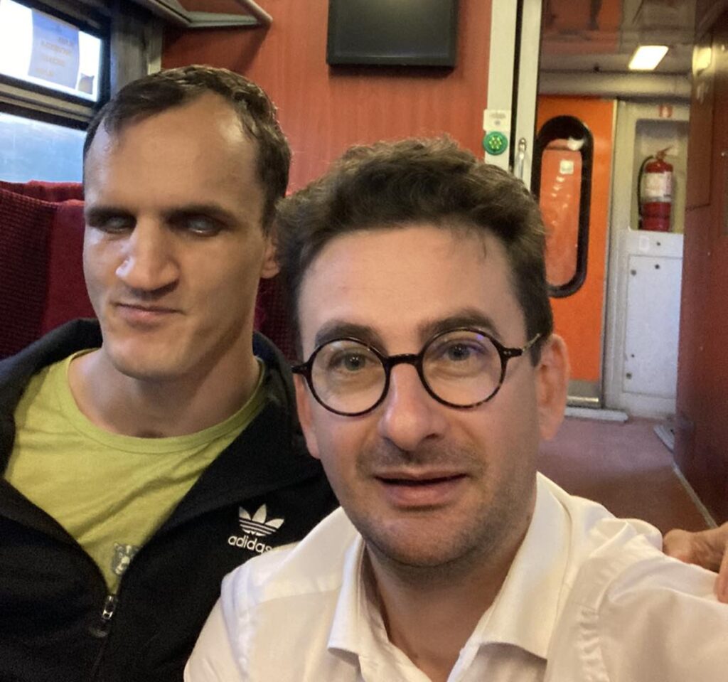 Deputatul USR Iulian Bulai a făcut o gafă de proporții și o greșeală gramaticală elementară. Politicianul, un nou moment ridicol