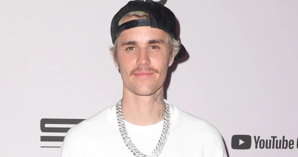 Rochia care i-a pus în evidență corpul soției lui Justin Bieber. Cu cine s-a întâlnit Hailey la un eveniment din Los Angeles