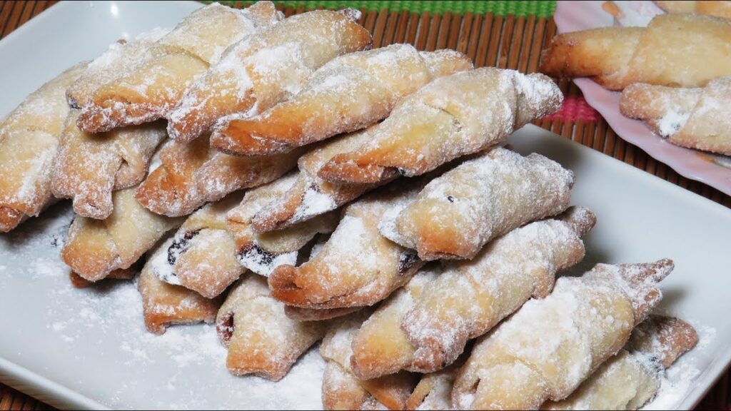 Rețetă de cornulețe de post cu gem de caise. Nu te mai poți opri din mâncat