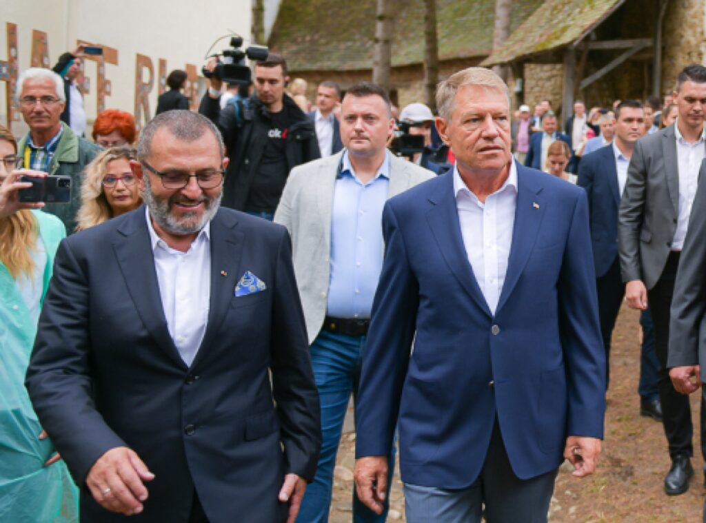 Exclusiv. Michael Schmidt, prietenul președintelui. Abonat la contracte cu statul: 148 de milioane de euro