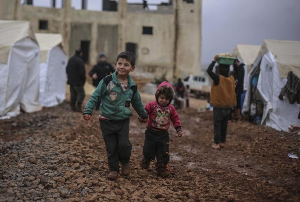 Refugiații sirieni se întorc acasă din Turcia, dar nu sunt siguri că vor mai putea intra în țara vecină