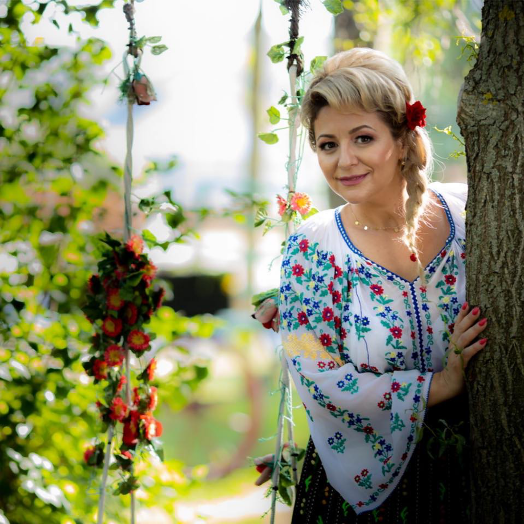 Cântăreața de muzică populară Carmen Cornaci trece prin clipe cumplite. Soțul ei s-a sinucis