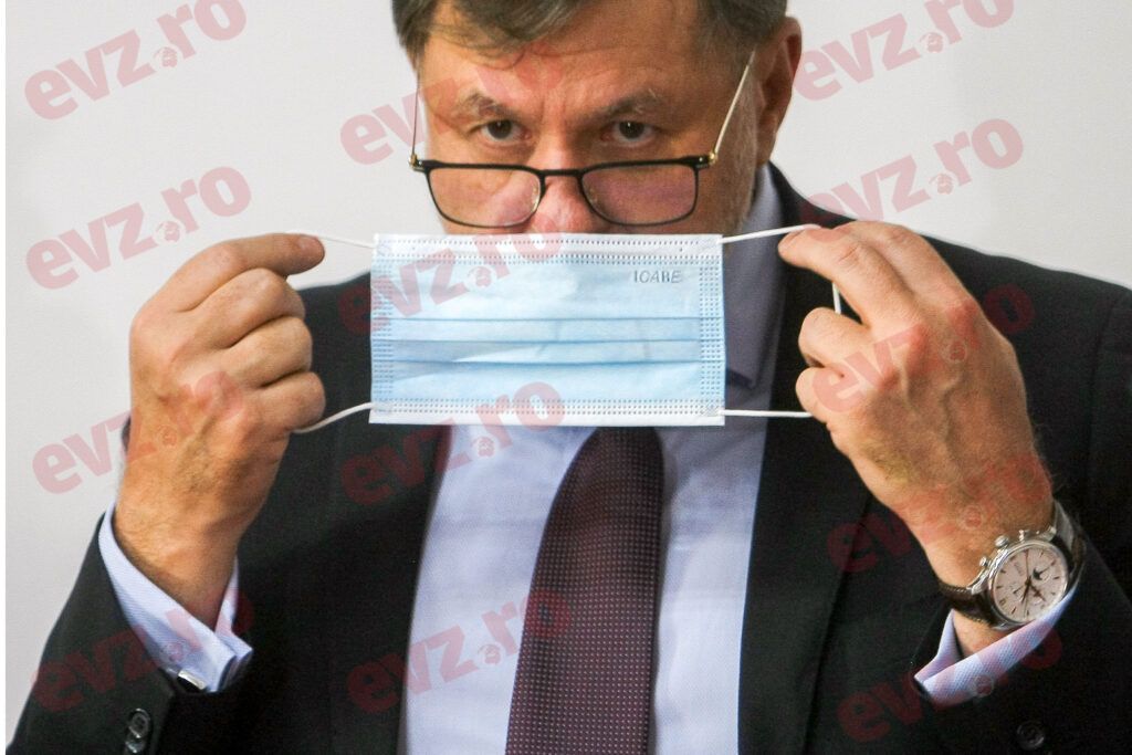 Alexandru Rafila a anunțat când vor ajunge noile vaccinuri pentru COVID-19 în România. Ministrul nu exclude o „vaccinare sezonieră”
