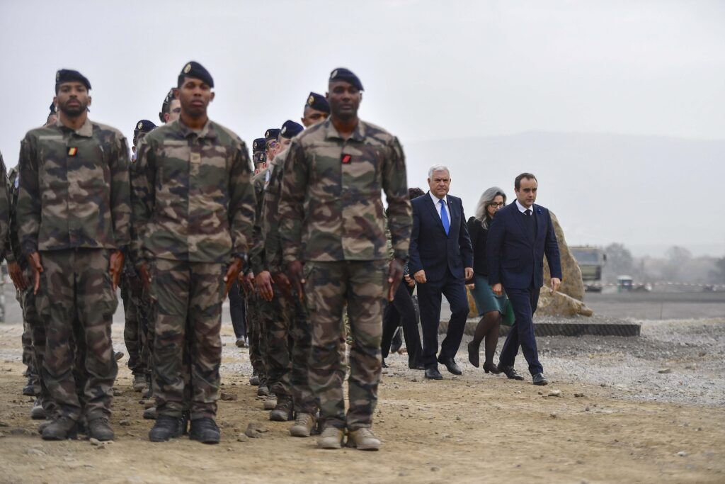 MApN a anunțat că grupul de luptă al NATO în România are un nou comandant. Cine este colonelul Laurent Luisetti