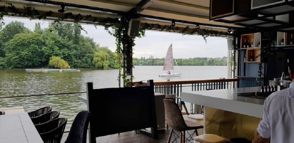 Nicușor Dan, în apărarea patronilor teraselor din Herăstrău: „Creează un ecosistem”