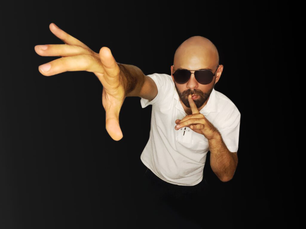 Orădeanul care a colaborat cu Selena Gomez lansează un proiect unic