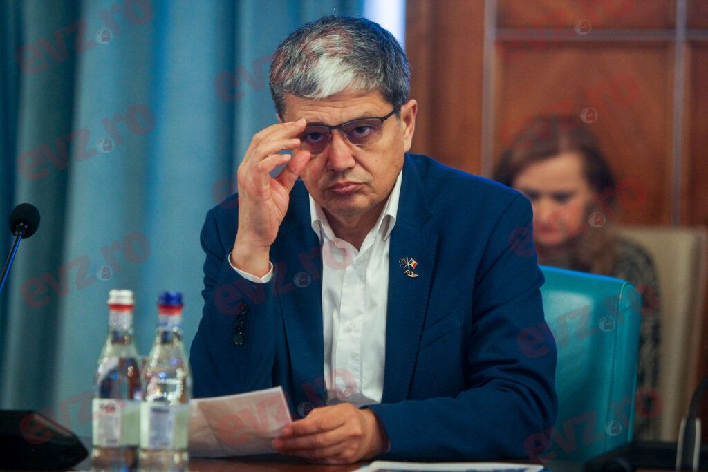 Discuții aprinse la ședința liberalilor. Ministrul de Finanțe, Marcel Boloș, a fost avertizat că va fi dat cu capul de pereți