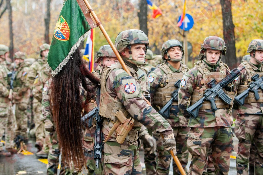 Analiști francezi: Pentru a ancora Franța în Europa de Est, facem apel la întărirea prezenței noastre militare în România