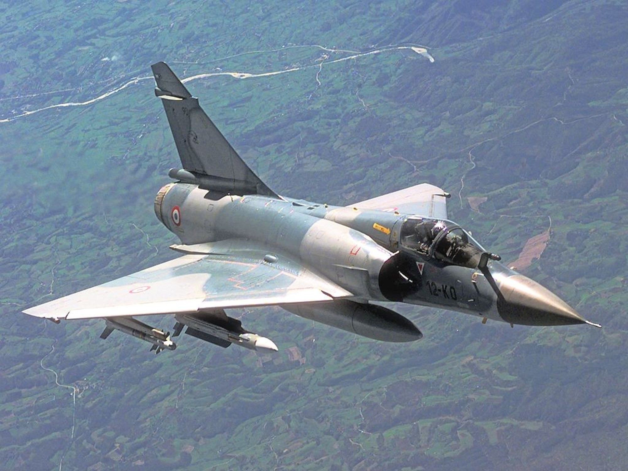 Un avion de vânătoare francez s-a prăbușit lângă Nancy. Un membru al echipajului a murit