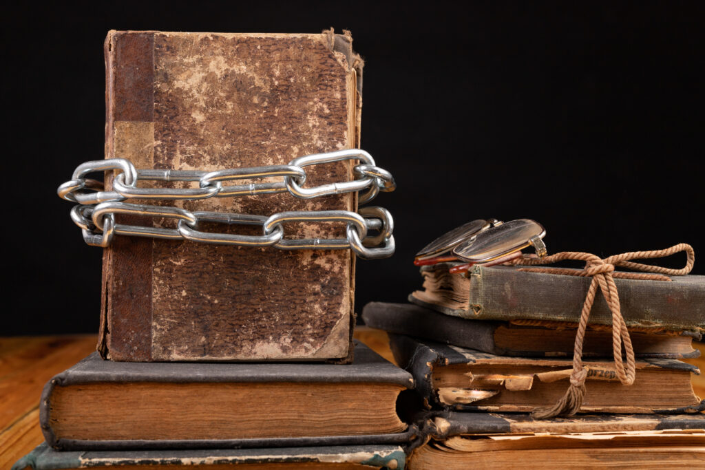 Istorie literară. 20 de cărți interzise. Pentru unele verdictul a fost definitiv, altele au fost citite de milioane de persoane