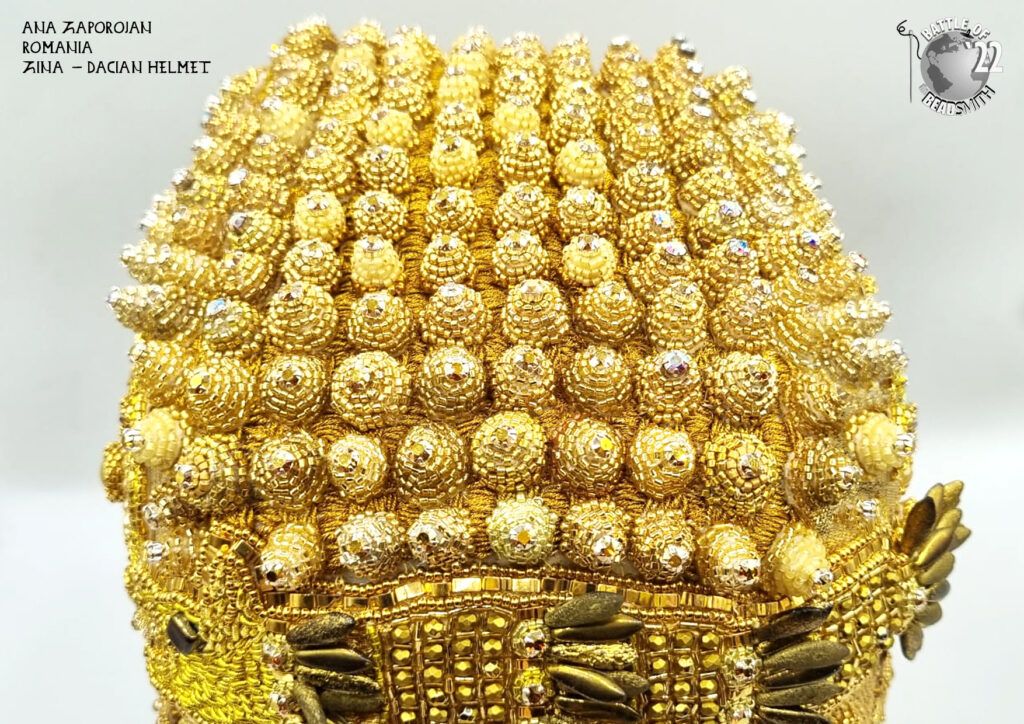 Basarabeanca din Ucraina, profesoară de rusă stabilită la Oradea, singura româncă rămasă  într-o competiție de bijuterii din America cu coiful dacic