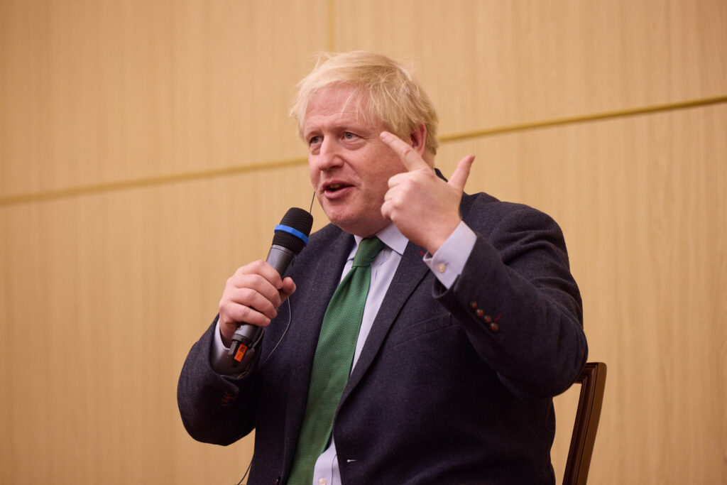 Dezvăluirile ce aruncă în aer politica europeană. Boris Johnson despre Brexit, Macron și complotul contra sa