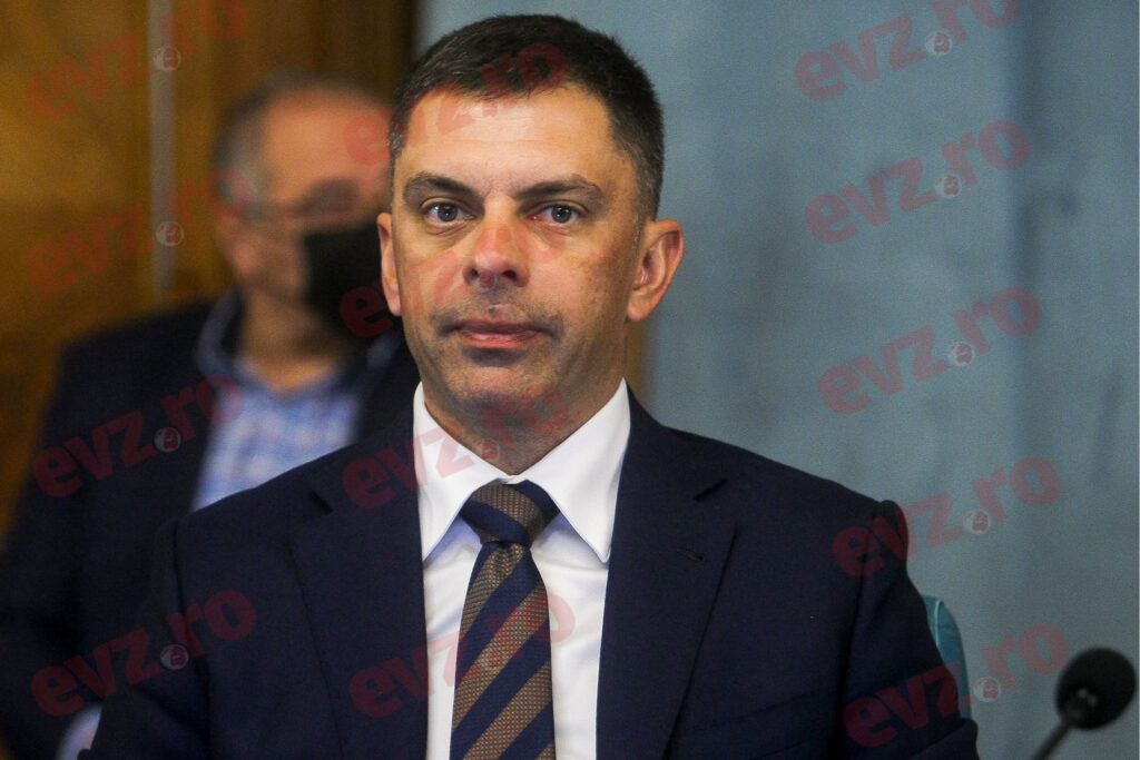 Eduard Novak, implicat într-un nou scandal. Acuzații dure la adresa ministrului: Papagal ai fost, papagal ai rămas