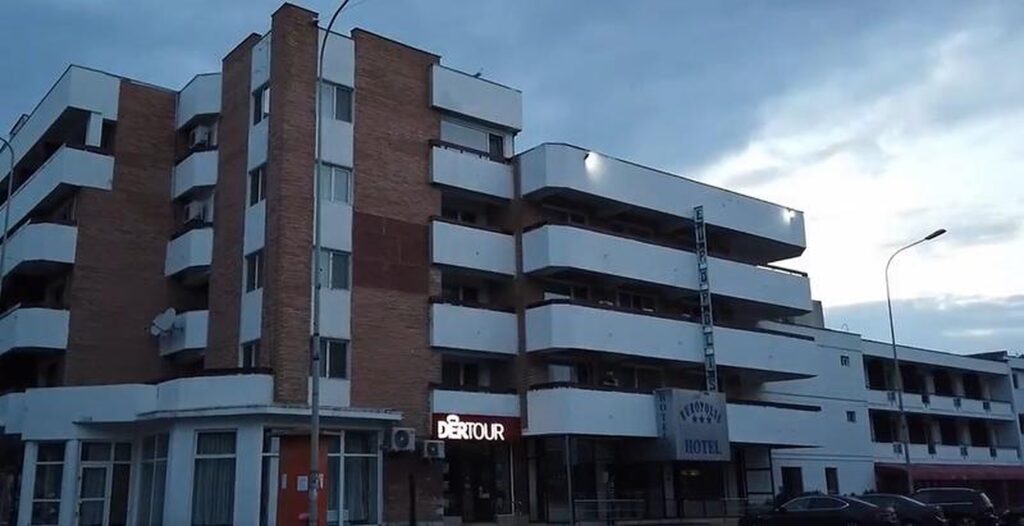 Primăria Tulcea s-a mutat la hotel: „Plătim 11 lei pe zi de coleg. Statul român plăteşte 50 de lei pe zi de ucrainean”