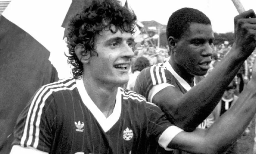 Povestea lui Paul John James, scenariu de film. De pe stadioanele celebre ale lumii, în stradă, la cerșit