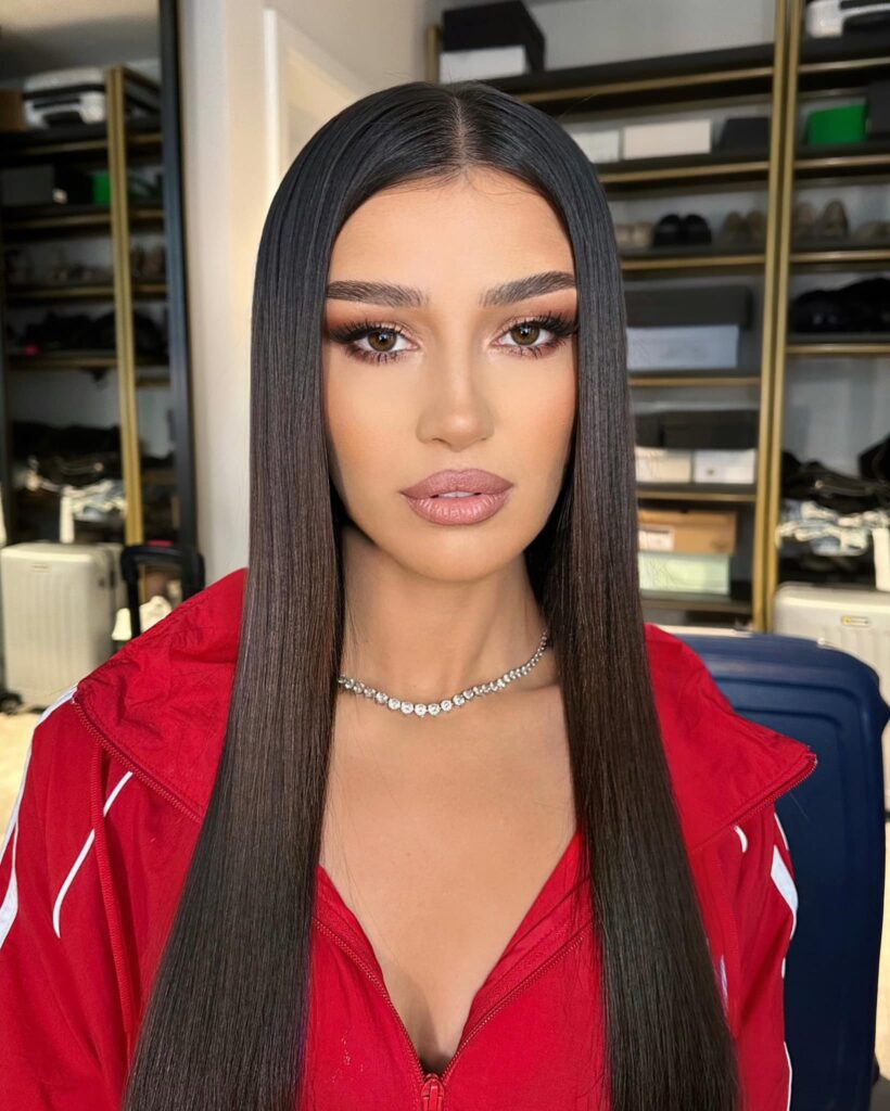 Alina Eremia și-a luat fanii prin surprindere. Imaginea care a adunat sute de comentarii: „O să avem un nepoțel”