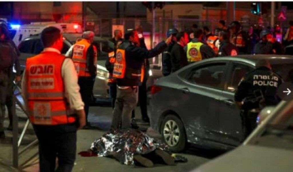 Atac armat la o sinagogă din Ierusalim. Opt persoane au fost ucise când ieșeau de la slujba de seară