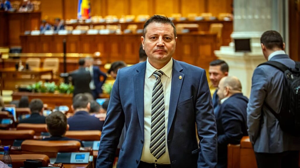 Demisie din USR: „Profilul meu moral și educația primită nu sunt compatibile cu direcția greșită pe care o are acest partid”