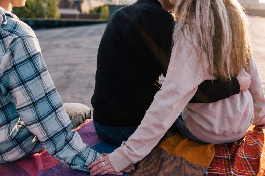 Femeia cu trei soți. Doar în această formulă extinsă și-a găsit fericirea