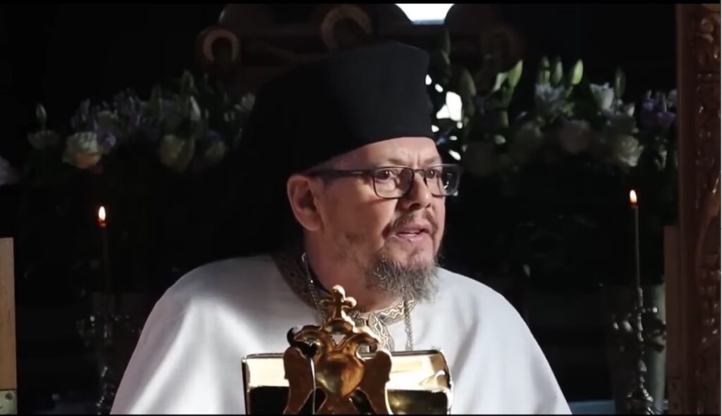 Părintele Stoica de la Mănăstirea Sădinca din Sibiu, oprit de la slujire de Mitropolia Ardealului. A făcut mai multe declarații controversate