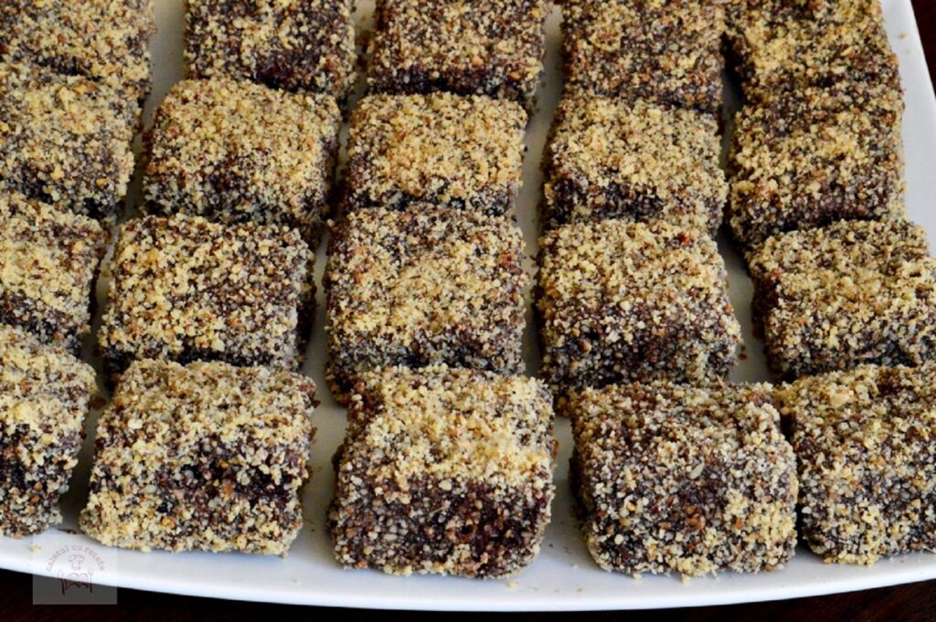 Prăjitura „Tăvălită”, desertul de pe vremea bunicilor. N-o ratați, este gustoasă şi ieftină