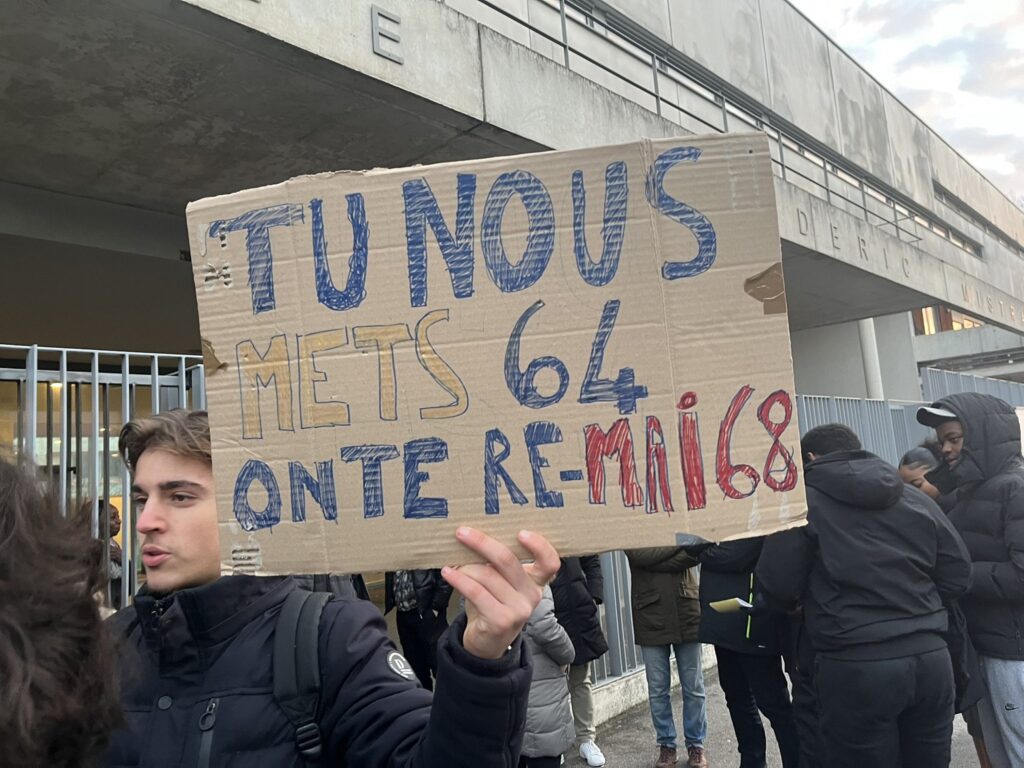 Franța protestează față de majorarea vârstei de pensionare. Sindicatele au scos sute de mii de oameni în stradă