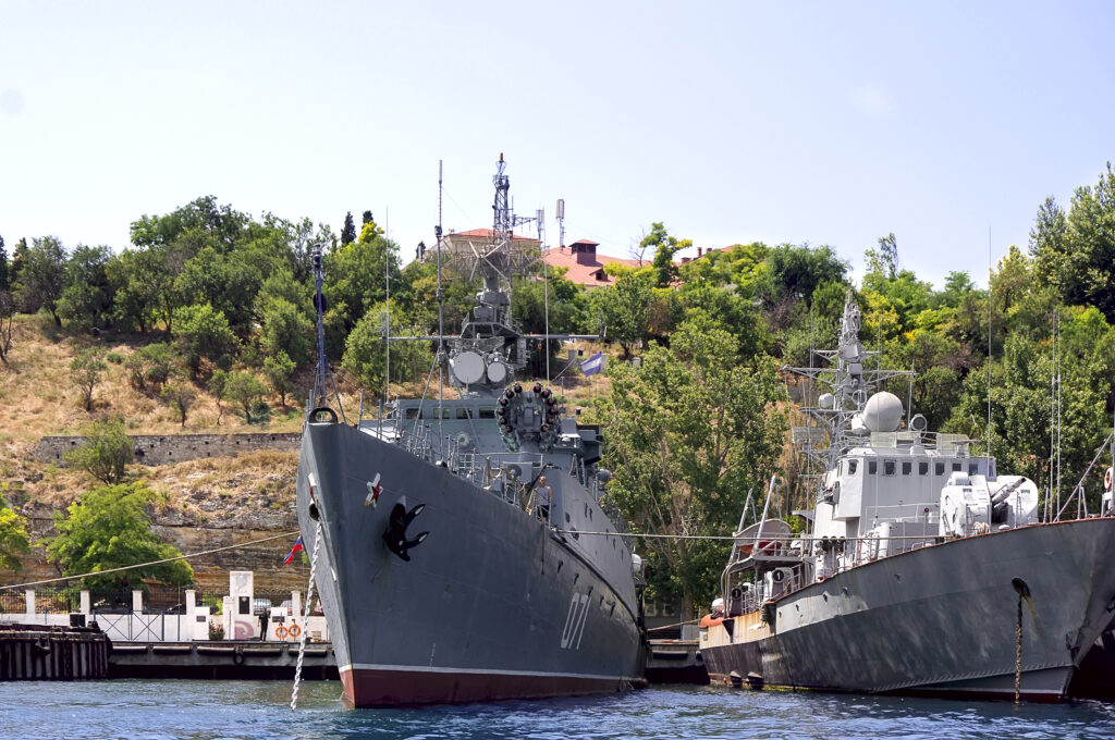 Drone ucrainene, doborâte în apropierea bazei principale a flotei ruse în Marea Neagră. Portul Sevastopol, atacat în repetate rânduri de Ucraina