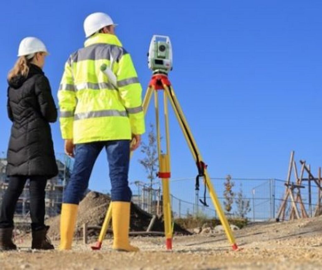 Terenuri gratuite de la stat pentru acești români. Guvernul a simplificat legea