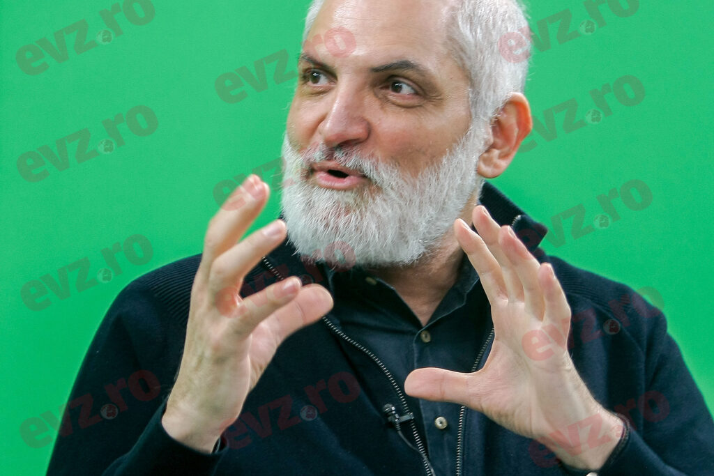 Cine se ocupă de educația fiului lui Damian Drăghici. Cristina Stroe i-a schimbat viața artistului