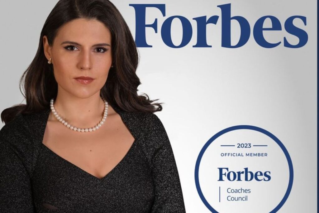 Orădeanca din Forbes Coaches Council, USA, inspiră comunități din toată lumea. Prof. dr. Karina Ochiș în elita experților la nivel mondial
