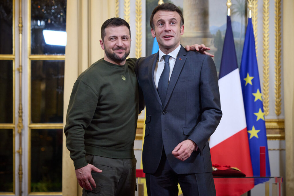 Le Monde: Relația dintre Franța și Italia, afectată de vizita președintelui Zelenski la Paris