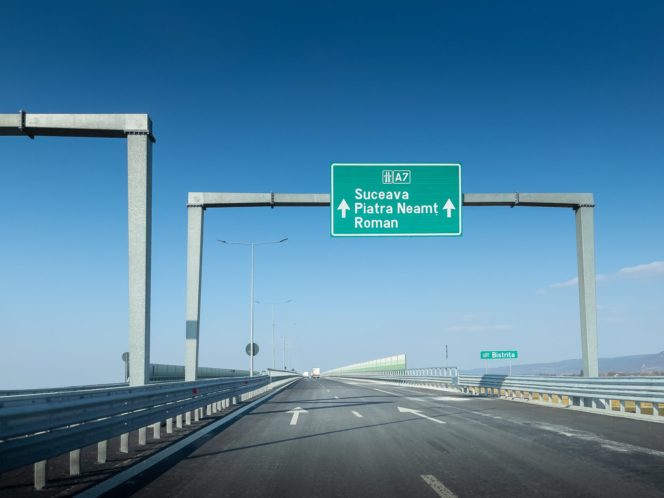 Mașină pe contrasens, pe Autostrada Moldovei. Șoferul are 86 de ani