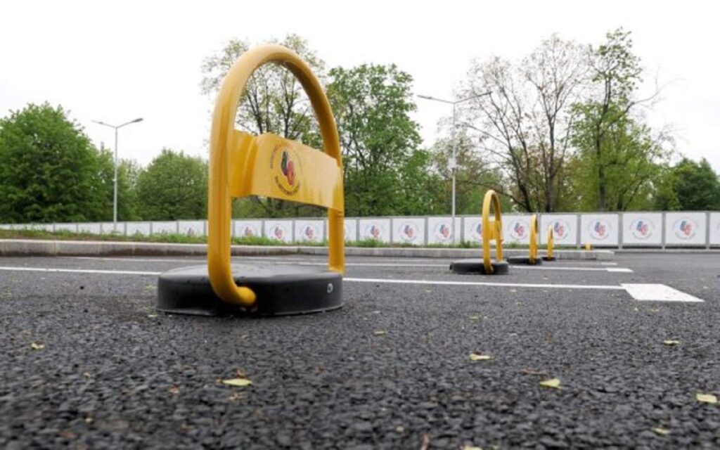 Noi blocatoare automate de parcare în Sectorul 4!