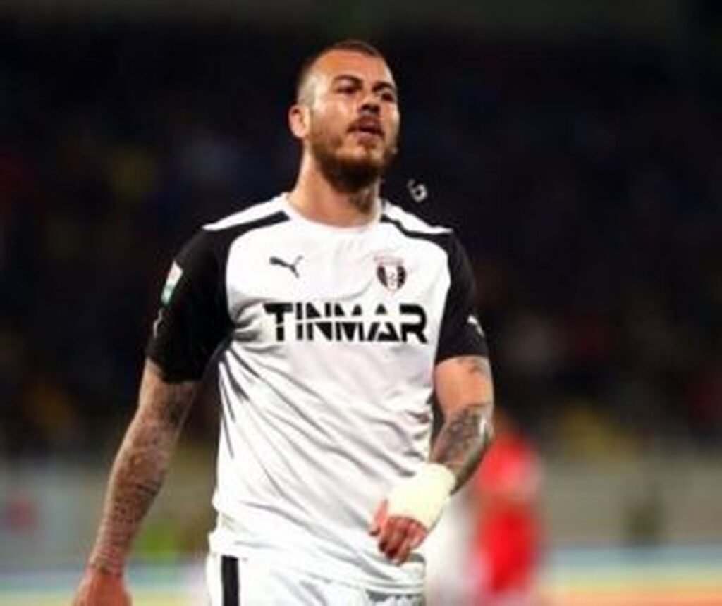Denis Alibec a fost amenințat cu executarea silită. Mama fotbalistului a reacționat față de acuzațiile care i se aduc atacantului