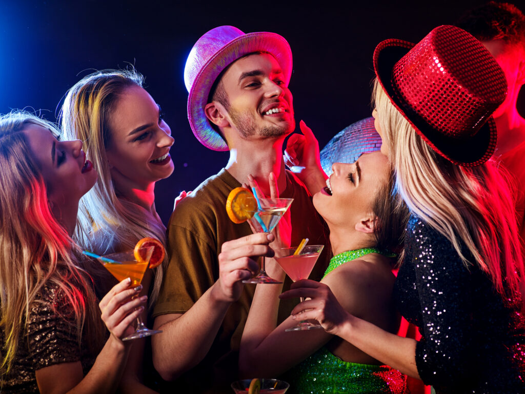 Cel mai norocos bărbat din lume. Femeile îi fac toate poftele. „Regele nu prea se mișcă pe tabla de șah”