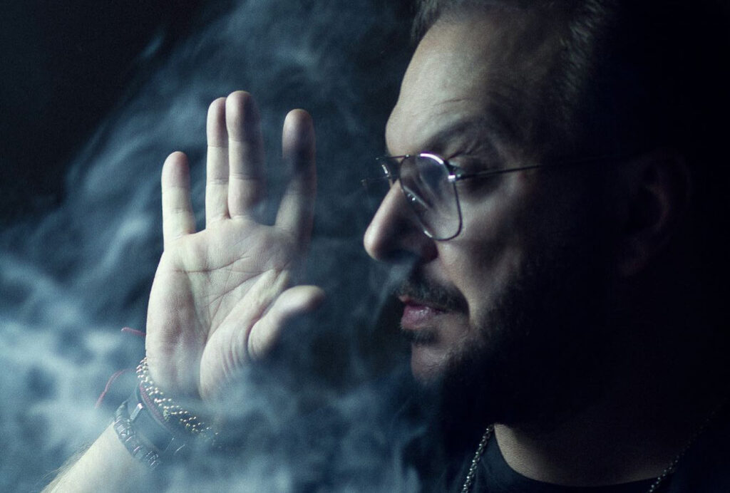 Prins drogat la volan, dar declarat nevinovat. Ce s-a întâmplat în dosarul „Mentalistului” de la „Românii au talent”