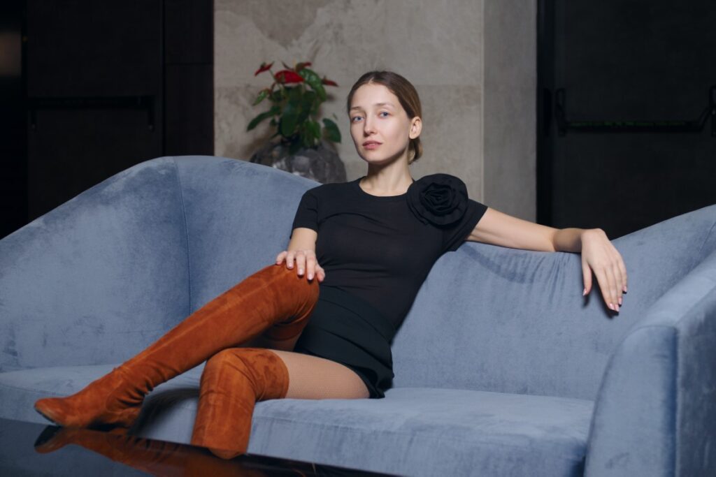 Cum porţi cizmele lungi? Descoperă cinci idei pentru outfit-urile tale