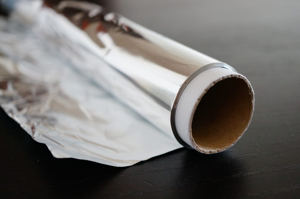 De ce să renunți la folia de aluminiu atunci când gătești. Utilizarea ei poate crește riscul apariției mai multor boli