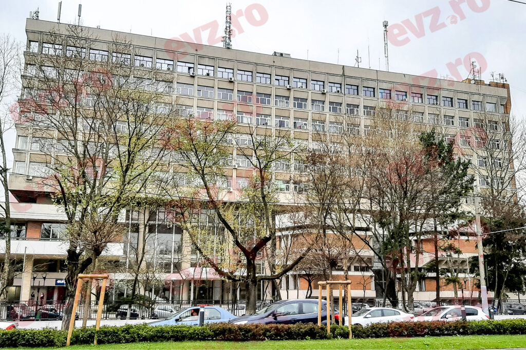 Scandal la Facultatea de Jurnalism și Științele Comunicării din Capitală. Ovidiu Vanghele, criticat în mediul online