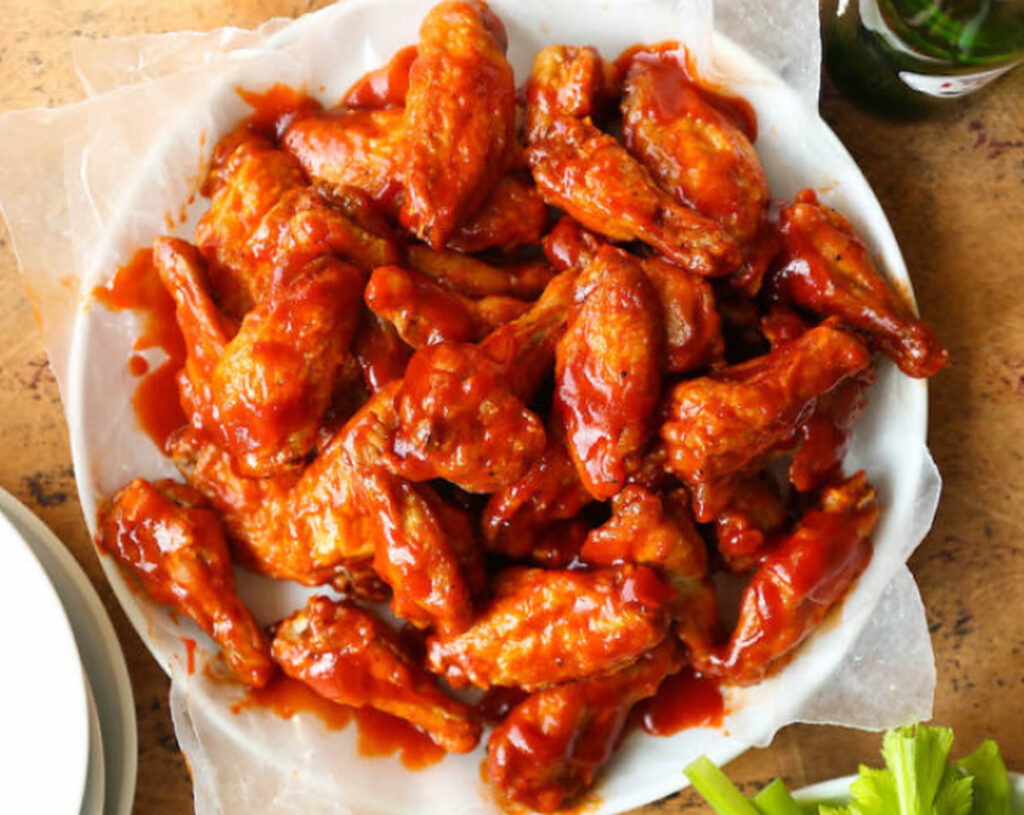 Cele mai iubite aripioare de pui din lume. Rețeta care a declanșat un adevărat război