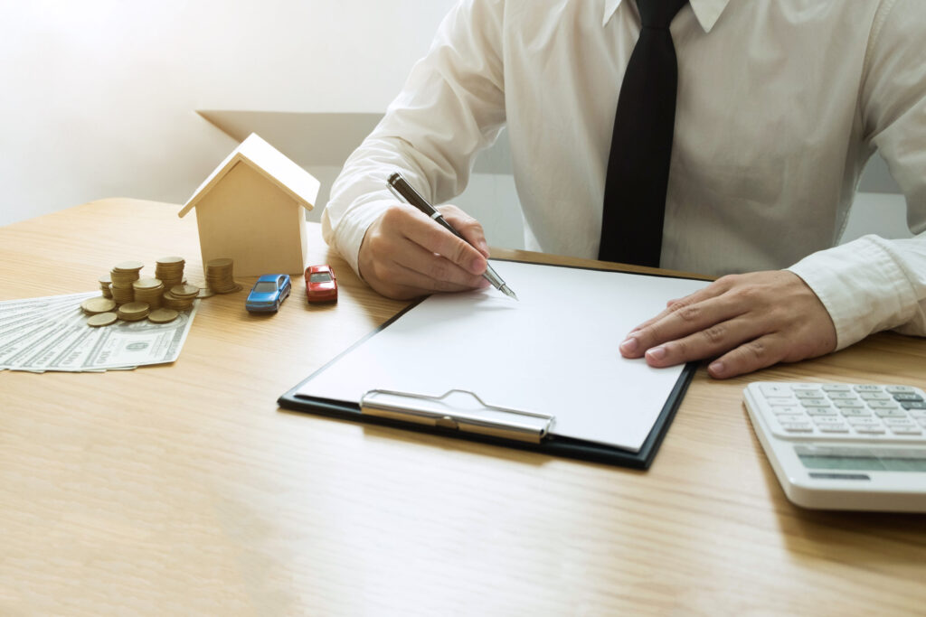 Un bărbat ar fi plătit pe cineva ca să îi taie picioarele pentru fraudă la asigurări