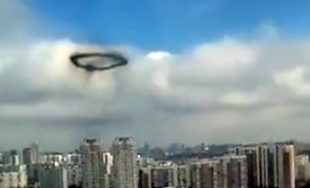 Cercuri negre pe cerul Moscovei. Oamenii s-au speriat