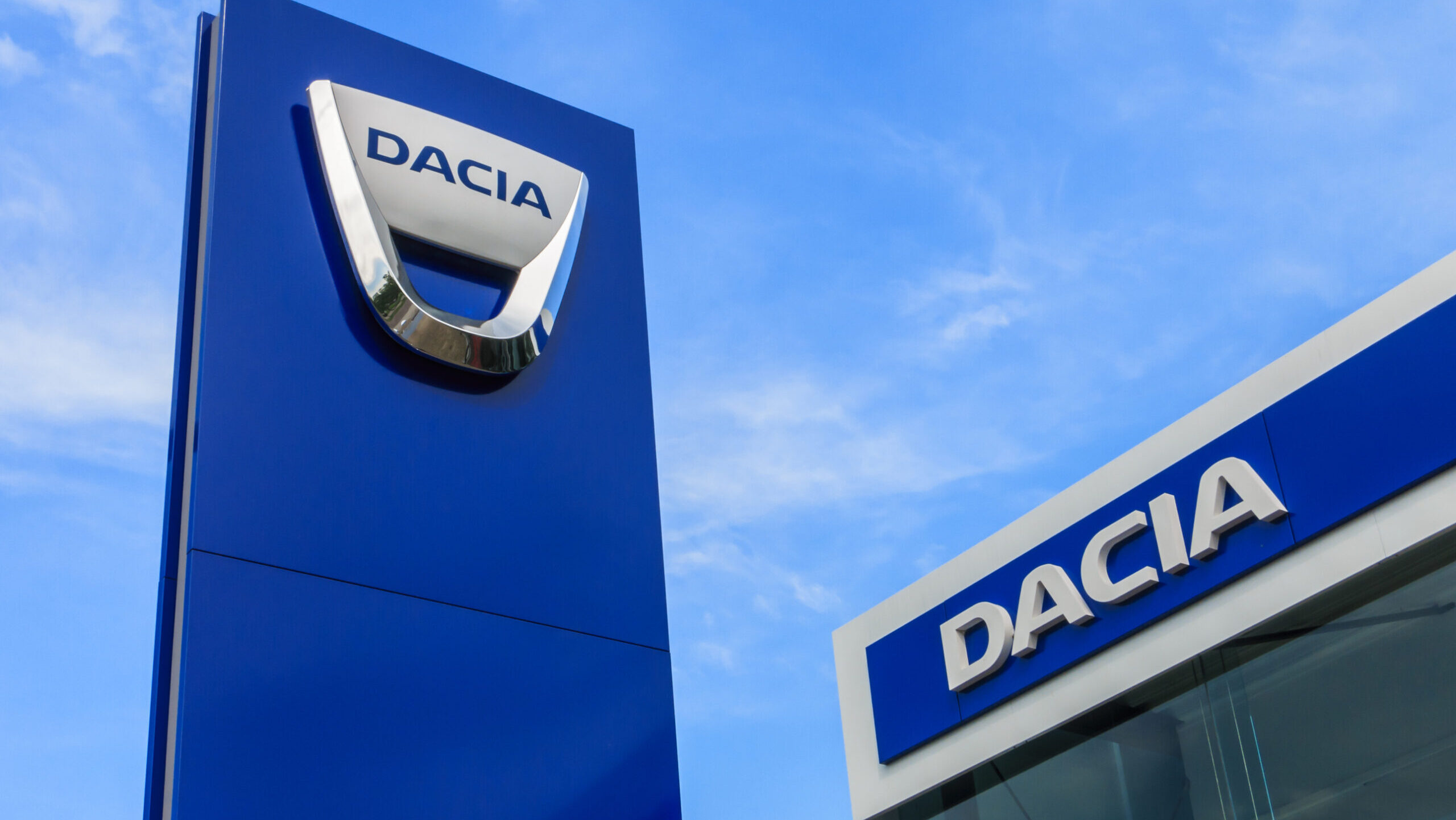 Un nou val de plecări voluntare la Dacia. Ce compensații pot primi angajații