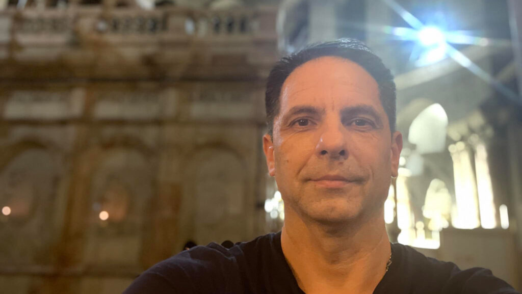 Dan Negru, mesaj dur la adresa părinților români: „Nu fiți proști, nu vă condamnați copiii la neștiință”